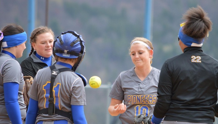 Lady Pioneers Collect 27 Hits
