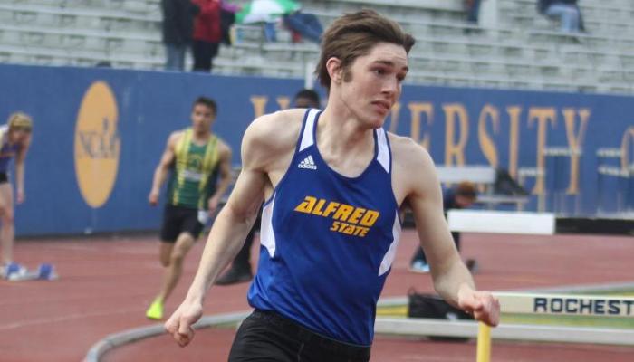 Pioneers in 9th after Day One of NYS Championships