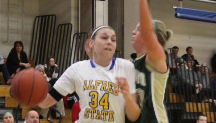 Witchella's Late Lay Up Lifts Lady Pioneers over Potsdam