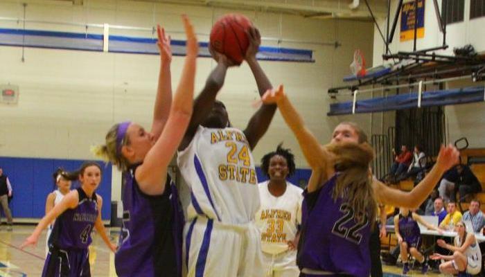 Lady Pioneers Can't Overcome Naz's Hot Shooting