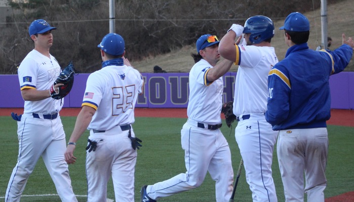 Pioneers Continue to Roll - Sweep Medaille