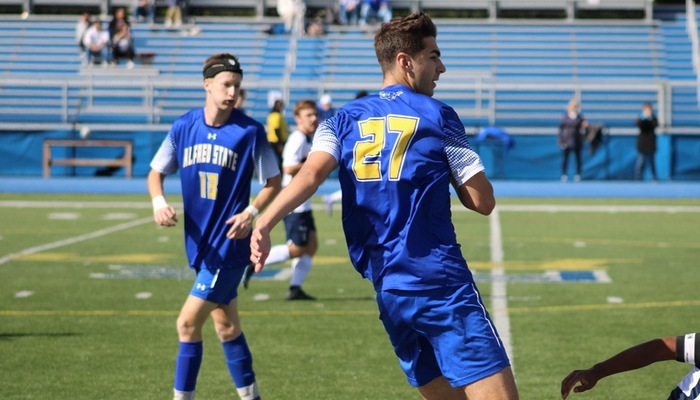 Pioneers Defeat SUNY Canton Roos