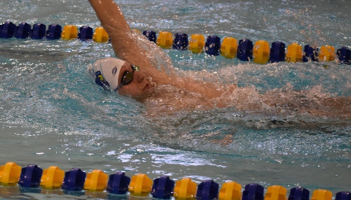 Ethan Dale swimming backstroke