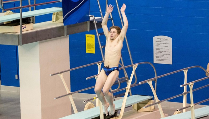Austin Miller of the 1m board