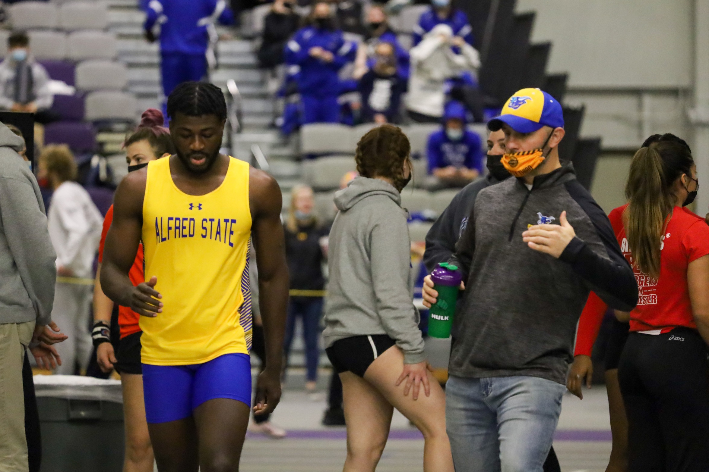 Men’s Track and Field competes at Utica Classic