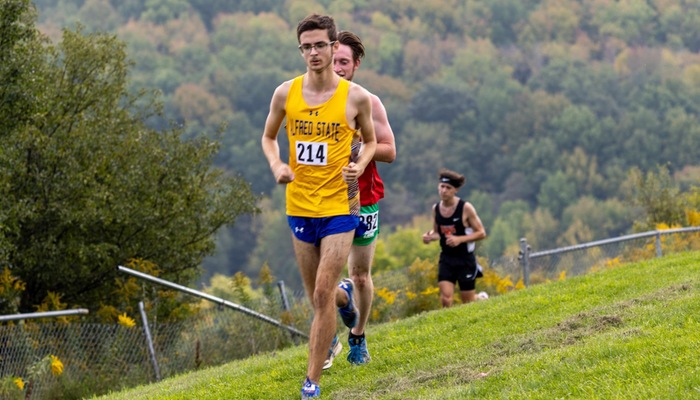 Men's Cross Country 5th at Houghton