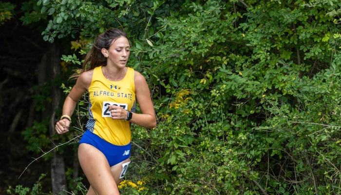 Women's Cross Country Races At Rochester