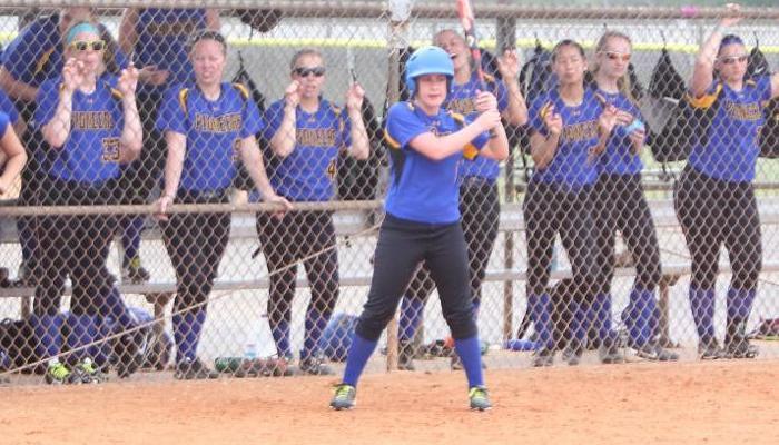 Lady Pioneers Split DH on Final Day in Florida