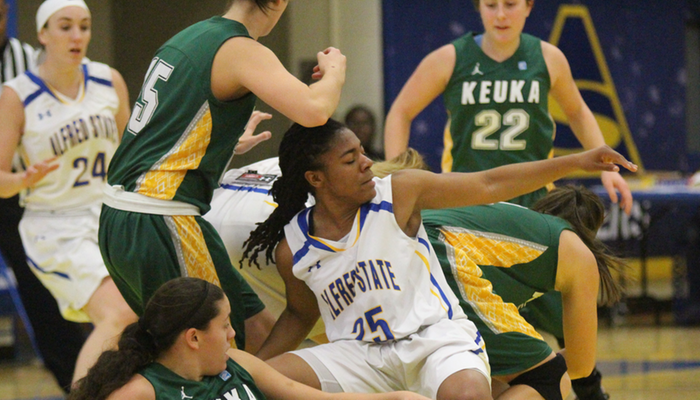 Lady Pioneers Fall in Tight One