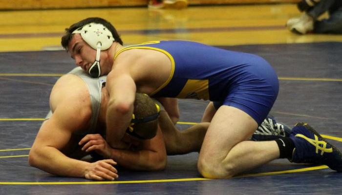 Wrestlers Finish 6th at Brockport