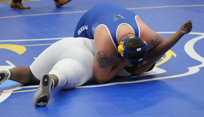 Jacob DeWall works towards the pin