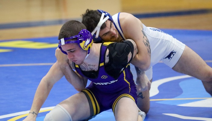 Pioneers Win Three at Electric City Duals