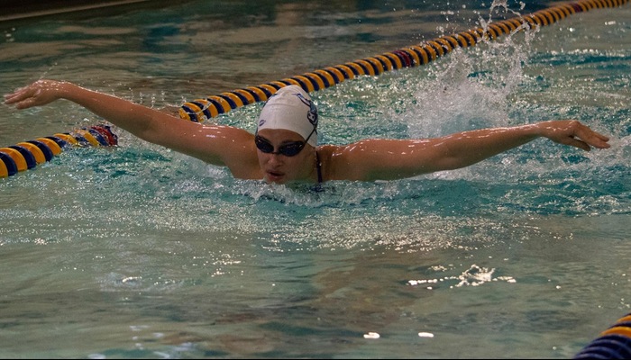 Kelsey Lynch swimming butterfly