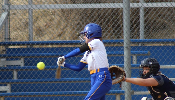 Pioneers Collect 32 Hits in Sweep of Hilbert