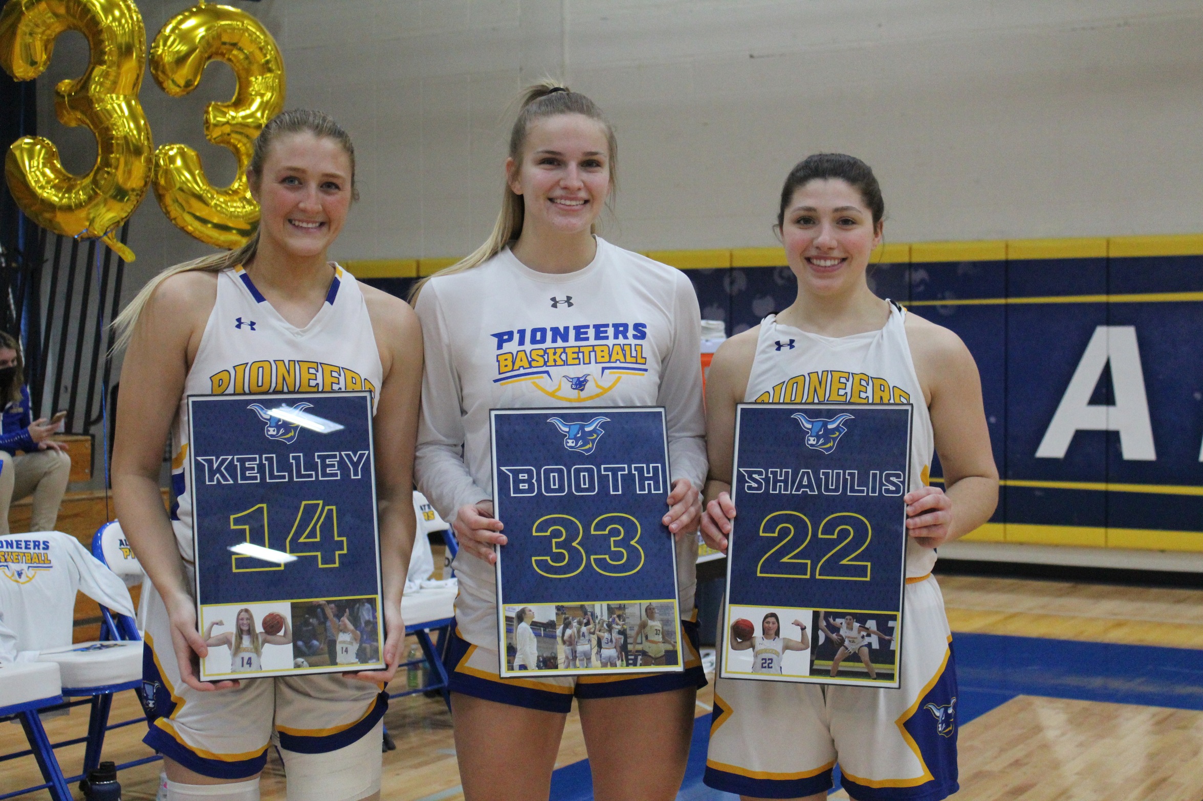 Kelley and Booth Double-Double in La Roche Loss on Senior Day