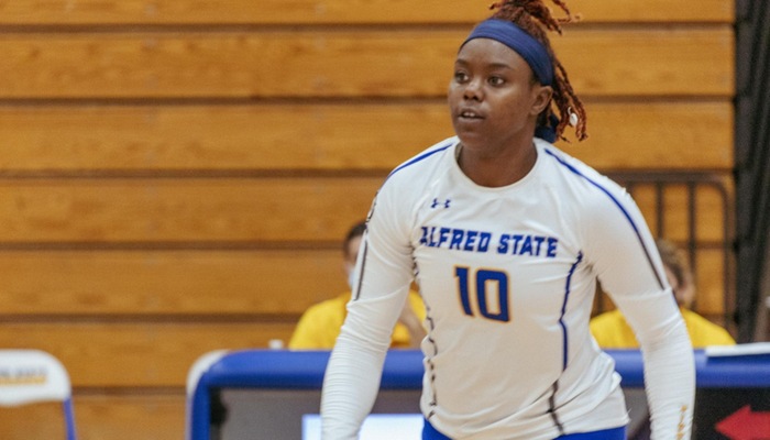 Volleyball Downs Penn College
